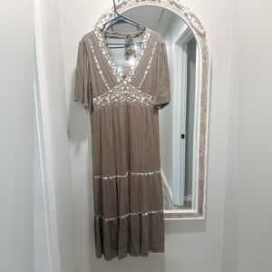 Women’s Brown Embroidered V-Neck Dress